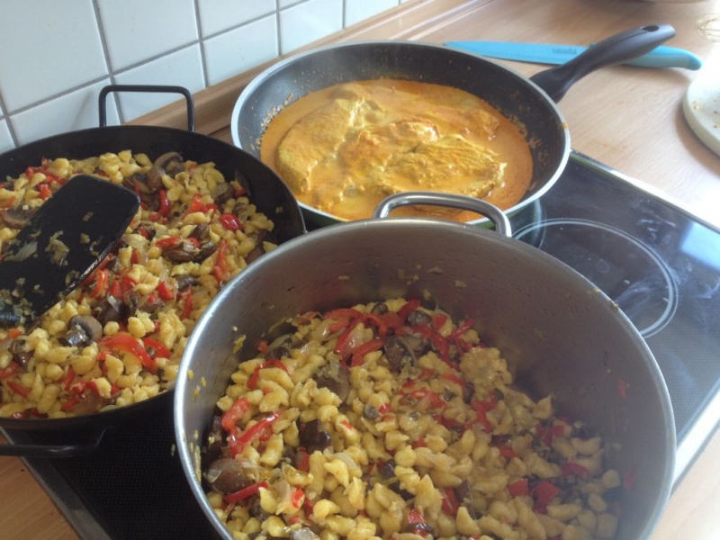 Datei:CurryputemitSpaetzle.jpg