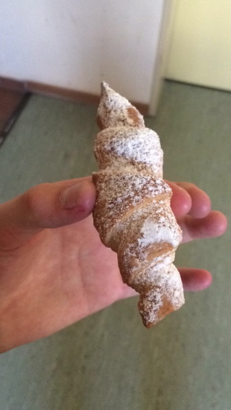 Datei:Cannoli.jpg
